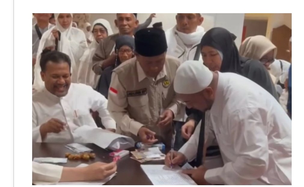 Bantuan Wakaf Baitul Asyi setibanya di Makkah.